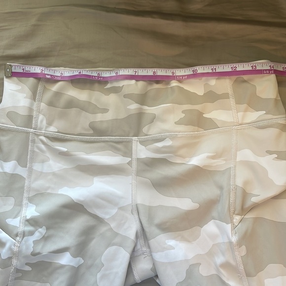 Athleta Camp Contender 7/8 Tight Color White size medium - Picture 8 of 14